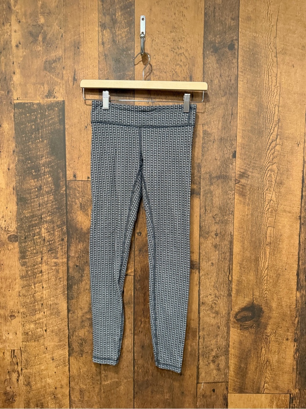 Ivivva by lululemon Gray Textured Kids Leggings size 10 EUC